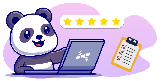 Ein fröhlicher Cartoon-Panda sitzt an einem Laptop mit einem Bambussymbol und ist umgeben von einer Fünf-Sterne-Bewertungsgrafik sowie einer Checkliste mit drei markierten Punkten.